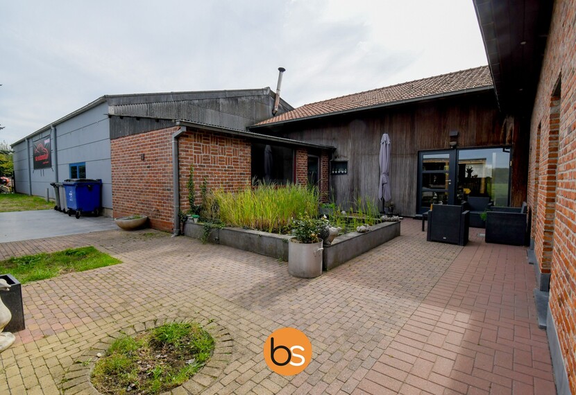 Woning met loods op een perceel van 2367m²