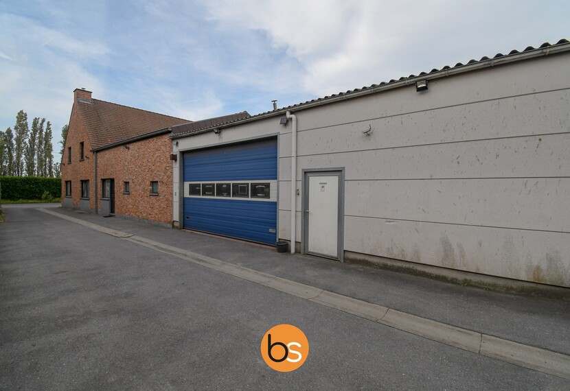 Woning met loods op een perceel van 2367m²