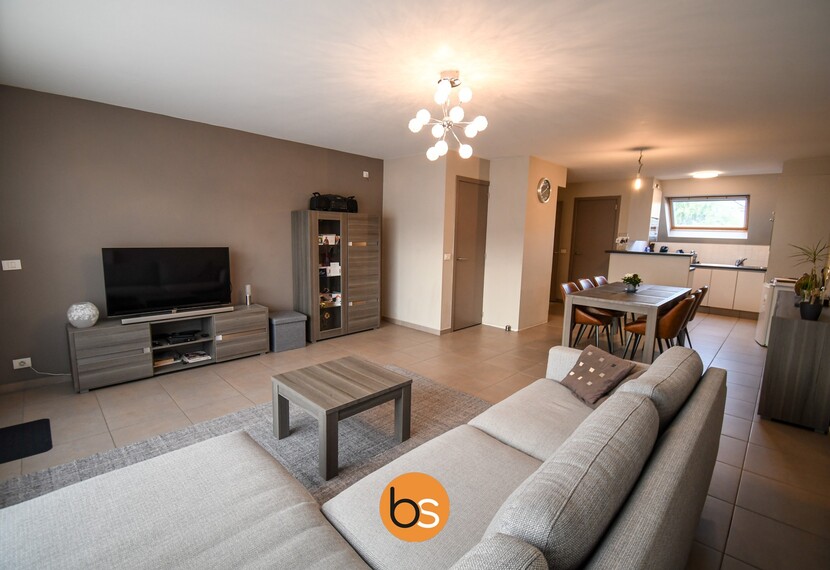 Zeer ruime duplexappartement met garage