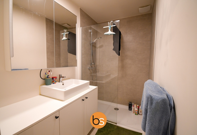 Recente woning met 3 ruime slaapkamers in Oekene