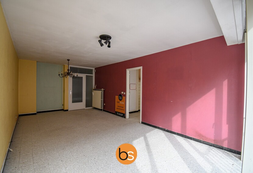 Te renoveren appartement te koop!