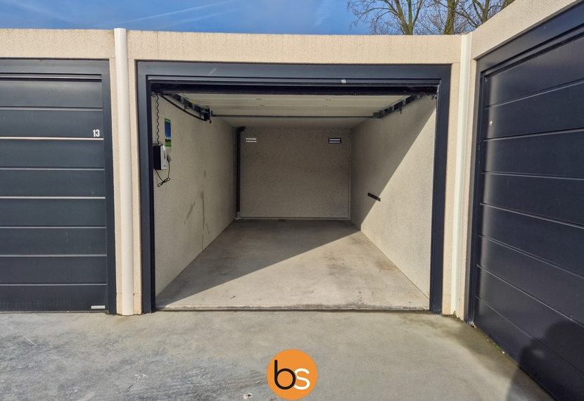 Nieuwbouwgarage in het centrum van Sint-Eloois-Winkel