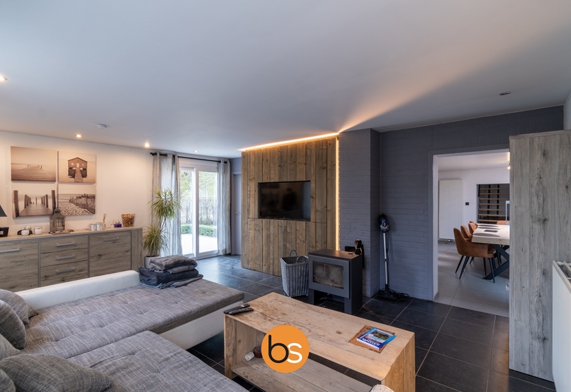 Rustig gelegen halfopen bebouwing met 3 slaapkamers