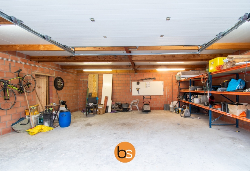 Rustig gelegen halfopen bebouwing met 3 slaapkamers