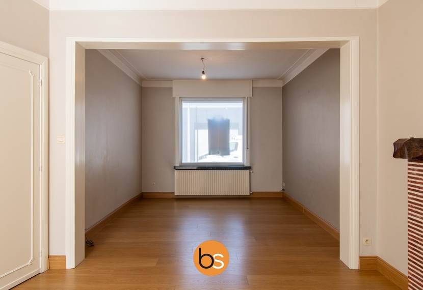 Gerenoveerde rijwoning met 3 slaapkamers in het centrum van Rollegem-Kapelle