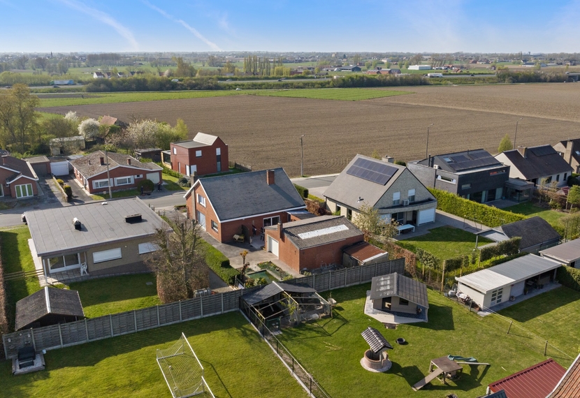 Vrijstaande villa met loods – Kapelstraat 61, Ledegem