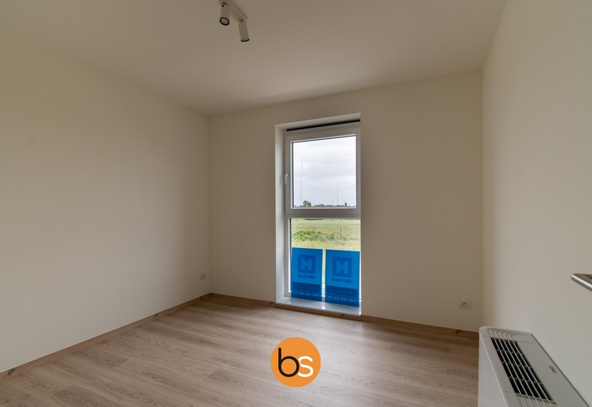 Ruime, lichtrijke rijwoning in een rustige nieuwbouwverkaveling