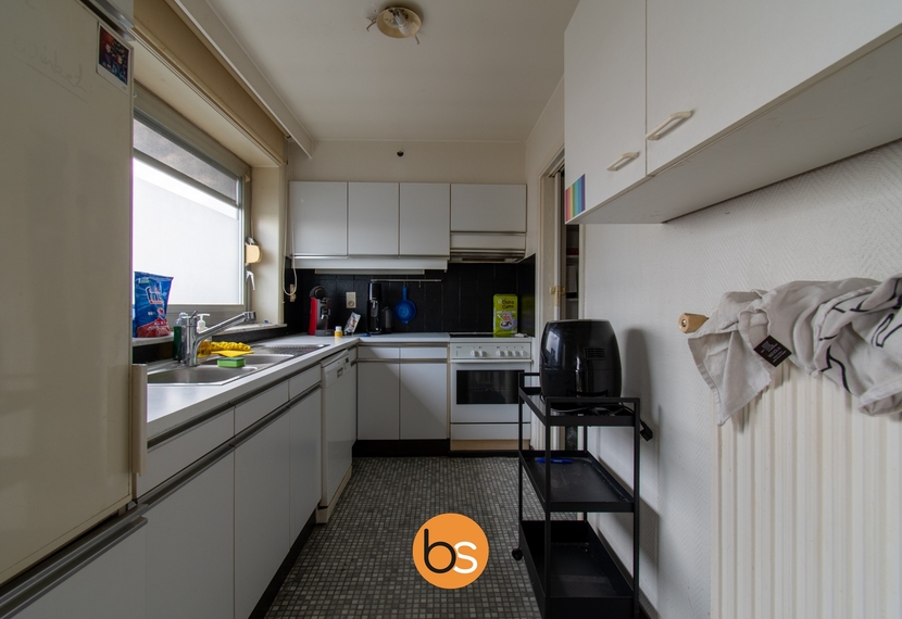 Lichtrijk appartement met 2 slaapkamers en ondergrondse autostandplaats