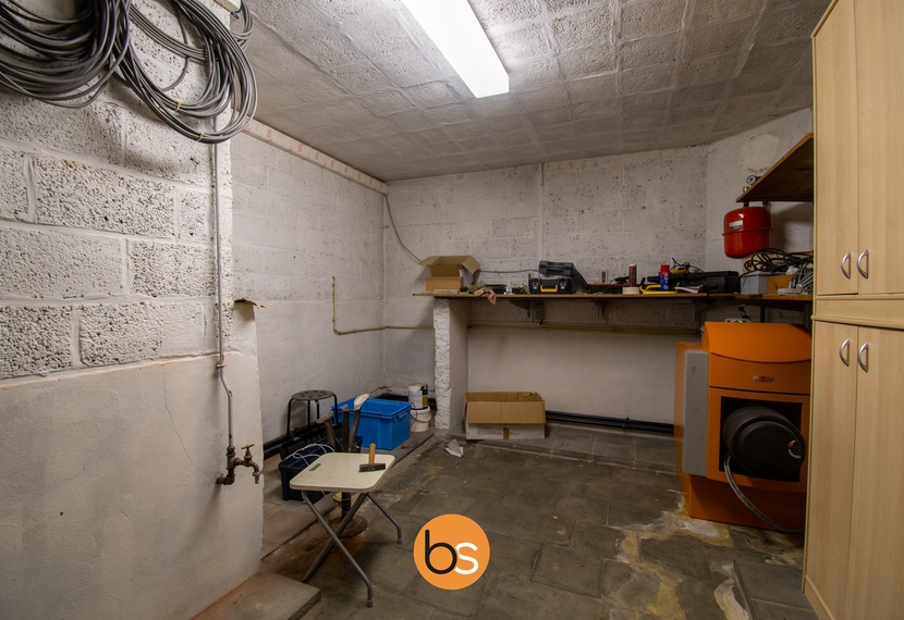 Te koop: Handelspand met woonst op toplocatie in Sint-Eloois-Winkel