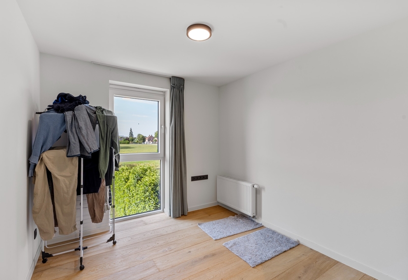 Moderne woning met zwembad, Pool house/ Home office en prachtig uitzicht – te huur in Roeselare (Moorseelsesteenweg 179C)