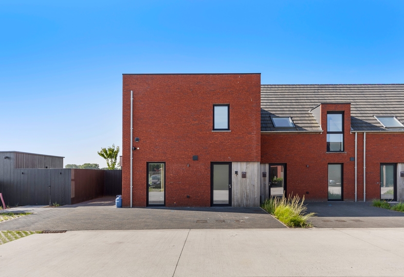 Moderne woning met zwembad, Pool house/ Home office en prachtig uitzicht – te huur in Roeselare (Moorseelsesteenweg 179C)