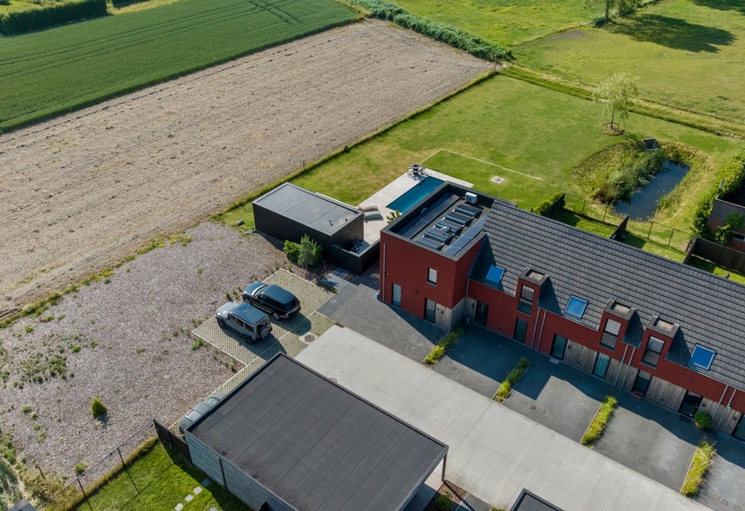 Moderne woning met zwembad, Pool house/ Home office en prachtig uitzicht – te huur in Roeselare (Moorseelsesteenweg 179C)