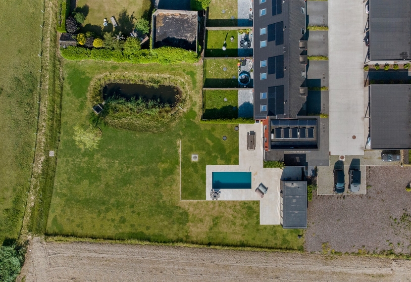 Moderne woning met zwembad, Pool house/ Home office en prachtig uitzicht – te huur in Roeselare (Moorseelsesteenweg 179C)