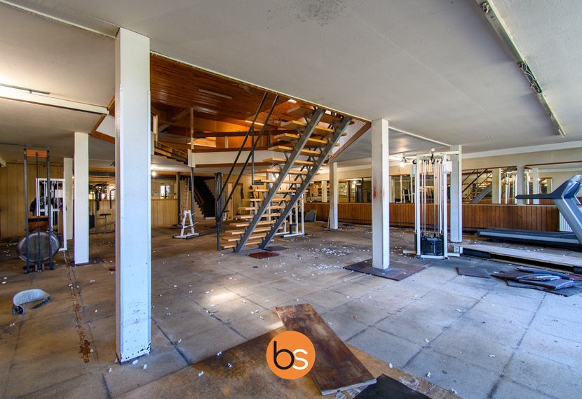 Te renoveren handelspand op topligging nabij Station en Centrum - Stationsstraat 24, Izegem