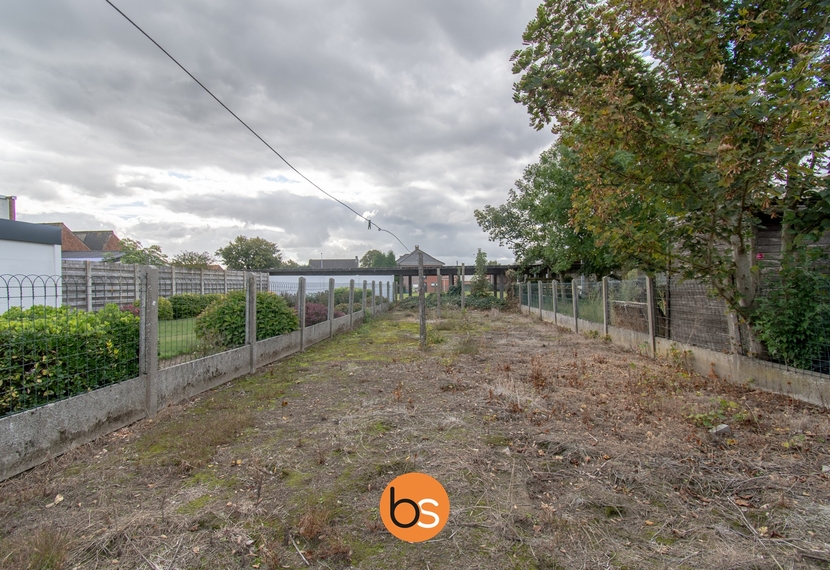 Te renoveren woning met karakter te Izegem