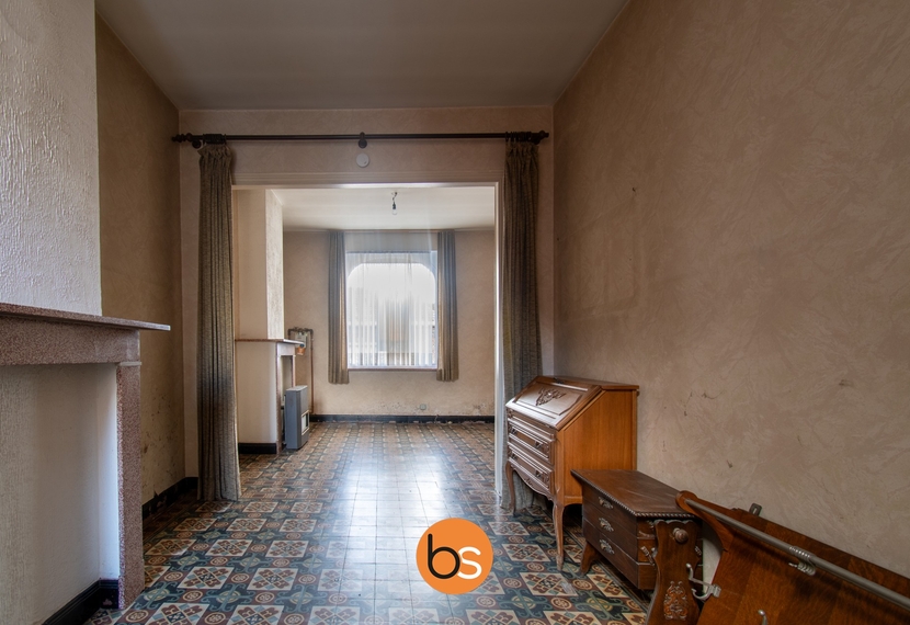 Te renoveren woning met karakter te Izegem