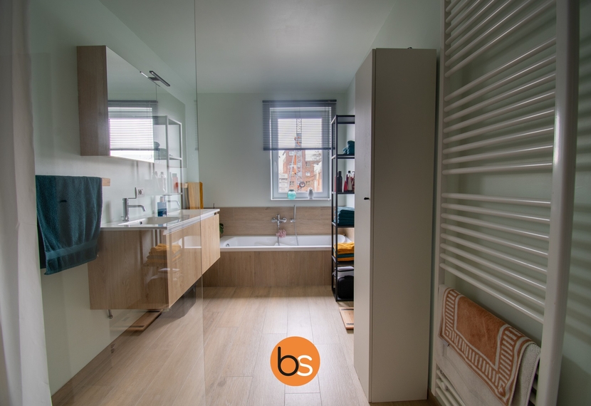 Ruime, lichtrijke nieuwbouwwoning in rustige woonwijk