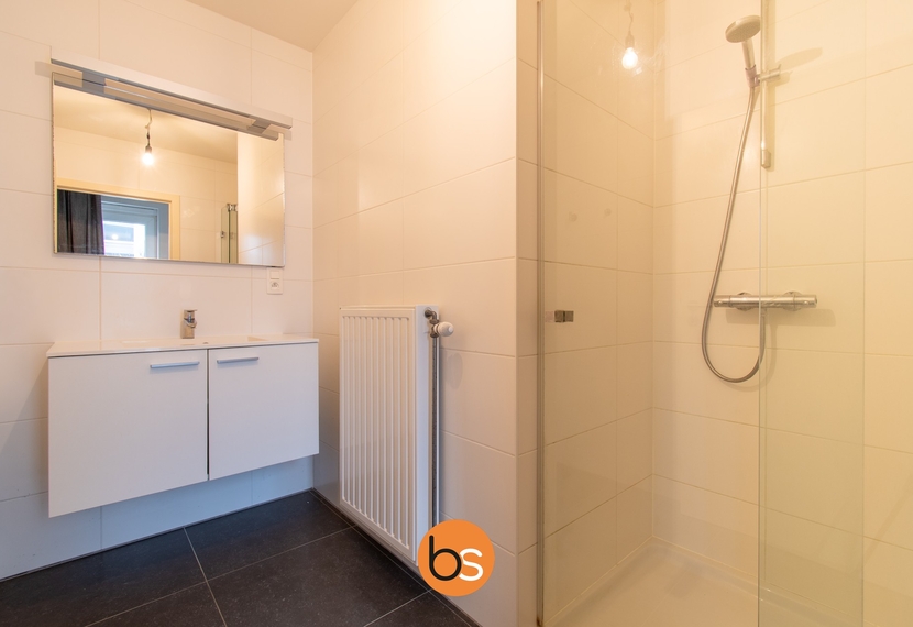 Lichtrijk tweeslaapkamer appartement te huur in Roeselare