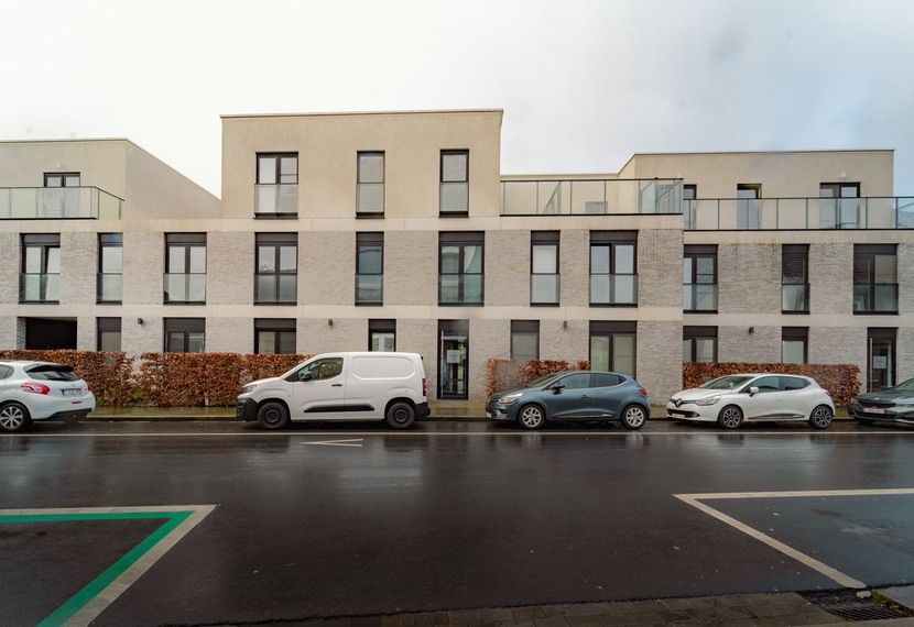 Ruim en energiezuinig gelijkvloers appartement met tuin en zuidgericht terras in Sint-Eloois-Winkel