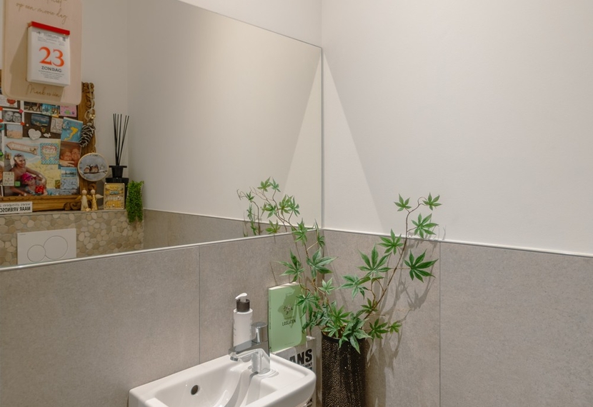 Ruim en energiezuinig gelijkvloers appartement met tuin en zuidgericht terras in Sint-Eloois-Winkel