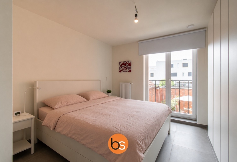 Nieuwbouwappartement met 2 ruime slaapkamers en een zonnig, overdekt terras