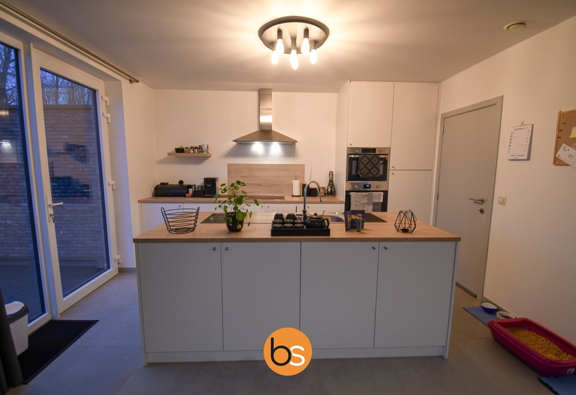 Nieuwbouwwoning met 3 ruime slaapkamers in het centrum van Oekene