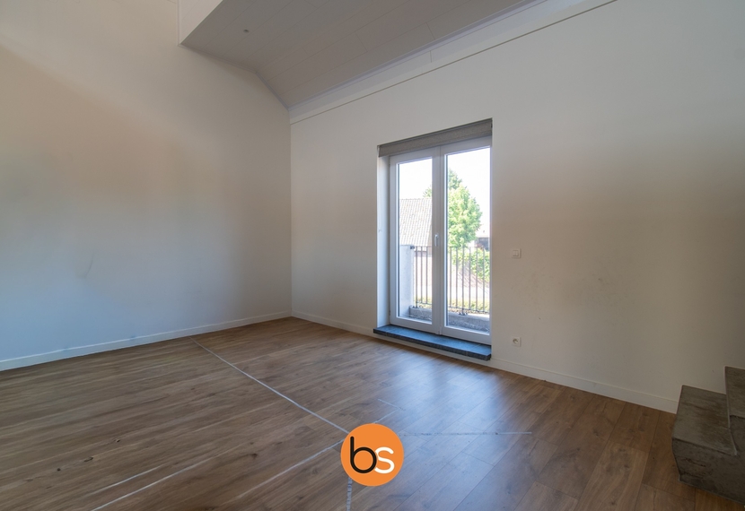 Nieuwbouwwoning in het centrum van Sint-Eloois-Winkel
