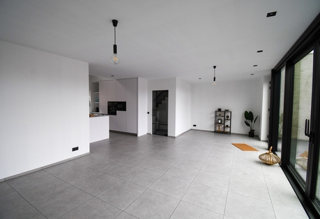 Prachtig gerenoveerde woning op perceel van 492m² in het centrum van Gullegem