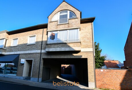 Instapklaar appartement op 1e verdieping in het centrum van Lendelede