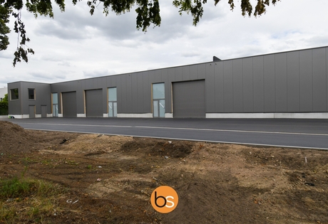 Nieuwbouwloods te huur op zichtlocatie!