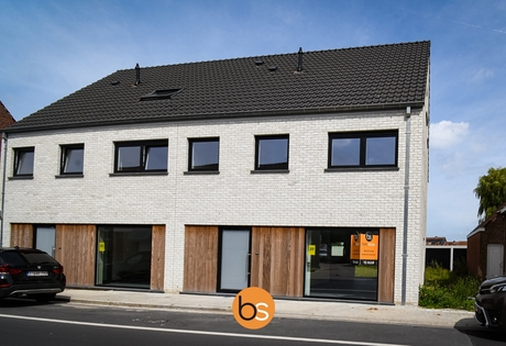 Zeer ruime nieuwbouwwoning in het centum van Sint-Eloois-Winkel