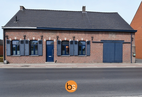 Woning met 3 slaapkamers, carport voor 2 wagens en zuid-gerichte tuin