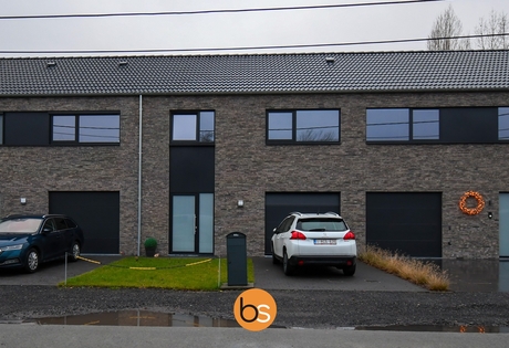 Nieuwbouwwoning met 3 ruime slaapkamers in het centrum van Oekene