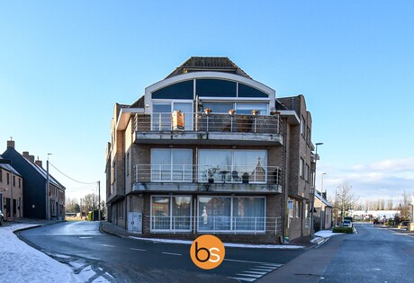 Ruim, lichtrijk appartement met 2 slaapkamers in het centrum van Oekene