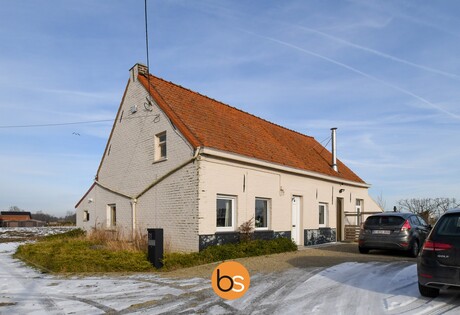 Landelijk gelegen woning met 2 slaapkamers, ruime tuin en weiland
