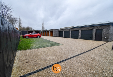 Nieuwbouwgarages te huur in het centrum van Lendelede