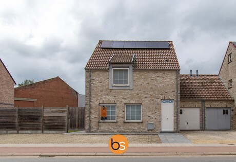 Recente woning met 3 slaapkamers en ruime parkeermogelijkheden in Heule