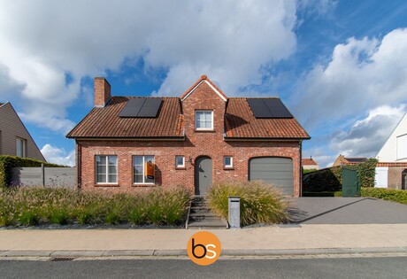 Volledig gerenoveerde alleenstaande woning met 4 slaapkamers