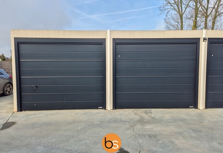 Dubbele nieuwbouwgarage te huur in Sint-Eloois-Winkel