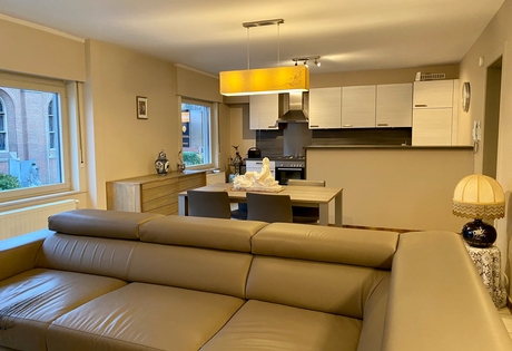 Ruim, lichtrijk appartement in het centrum van Sint-Eloois-Winkel