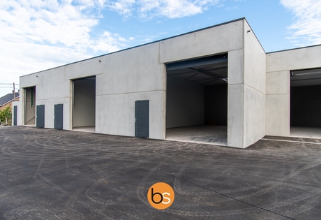 Nieuwbouwloods in kleine KMO-zone