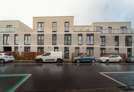 Ruim en energiezuinig gelijkvloers appartement met tuin en zuidgericht terras in Sint-Eloois-Winkel